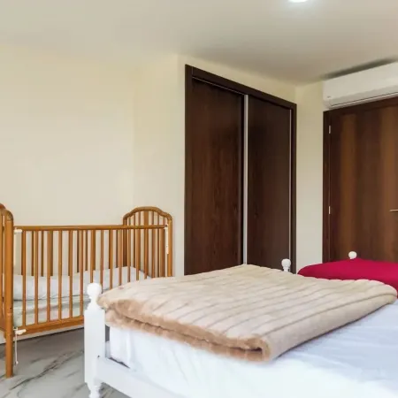 Michel's House with pool, jacuzzi 1 km from the beach