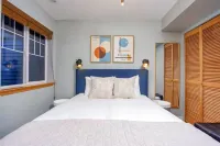 GroundFloor+Pool+King Bed+HotTub+Skiing