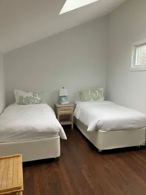 Charming 3-bedroom house in delightful East Hampton Springs