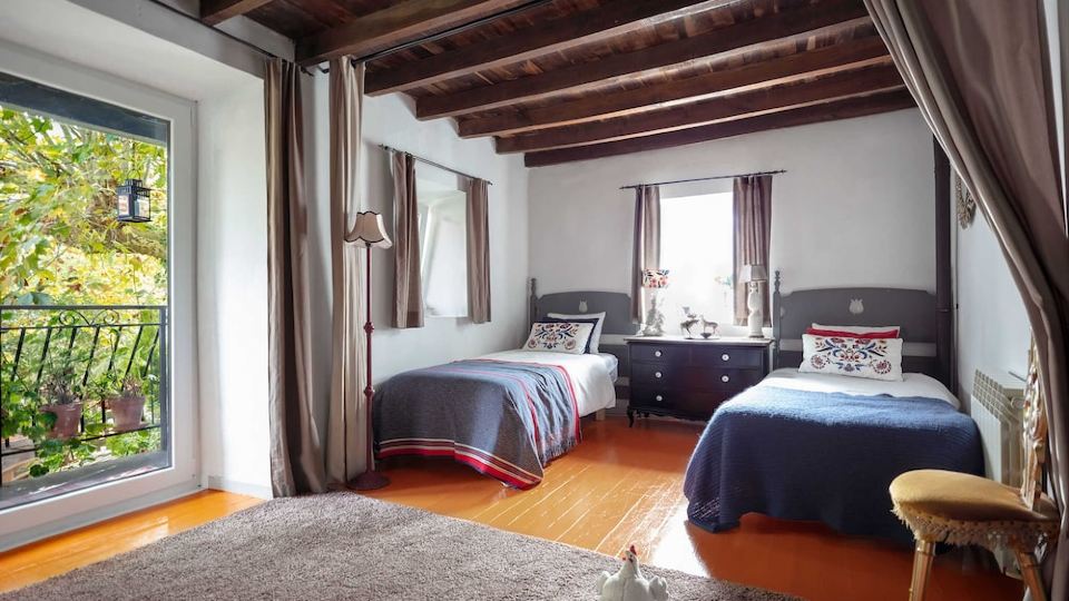 ATERPEA, accommodation space for 12 guests at Amaloka Holiday Home.