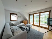 Modern Glass Front Apartment With Amazing View B17