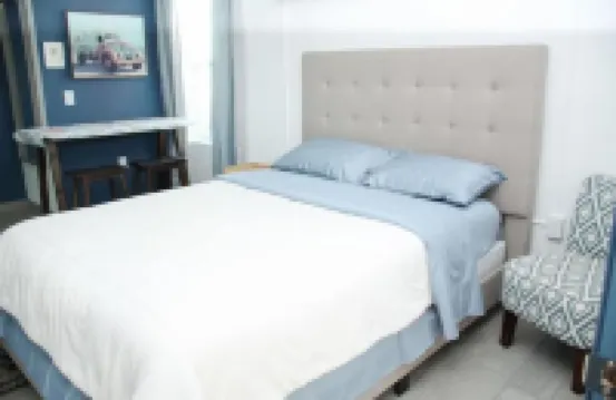 Private and Quiet Studio w/Kitchenette + W/D, Long Stay Ready w/ All Amenities