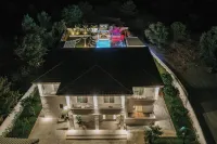 M Mansion Luxury Living VillaPrivate Paradise on a Timeless Greek Island - Villaer