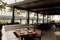 Aloha Surf Condo - Private Deck - Pool - E-Bikes