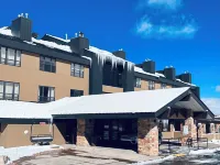 Resort Condo NEXT to Ski Run w/ Pool & Hot tub! Hotels in Brian Head