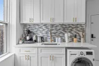 Modern & Spacious | 3BR | Near NYC