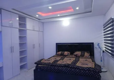 Charming One Bedroom Studio- Airport Pick up & Dropff Available