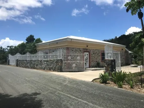 NEW! MAHO BAY BEACH VILLA ST. JOHN USVILESS THAN A 30 SECOND WALK TO THE BEACH.