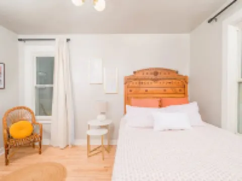 Modern Downtown Living-Appleton Hotels in Appleton