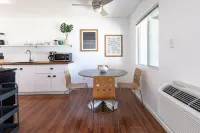 C2- Spotless Designer King Suite Home with View