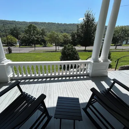Make Memories: Mountain View Grand 6Br 3BA LaVale Home, 15 Min to Rocky Gap Отели в г. Ла Вейл