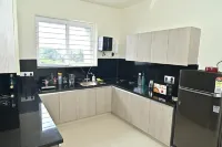 Relax with family at Charming 2bedroom apartmnt with WiFi AC in wonderful Mysore