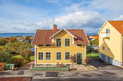 Character  2 bedroom ground floor unit in the heart of Gränna Hotels in 