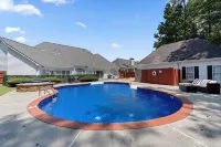 Welcome to Pool Azul! Guest House & Pool. Two King Size Beds.