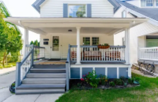 Cozy home in downtown Dearborn