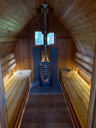 eco-gîte with SPA in the heart of nature, horse riding, Limousin Отели в г. Домпьер-Лез-Эглиз