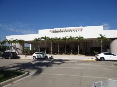 Departamento Amueblado con Club de Playa en Acapulco Diamante México โรงแรมใน