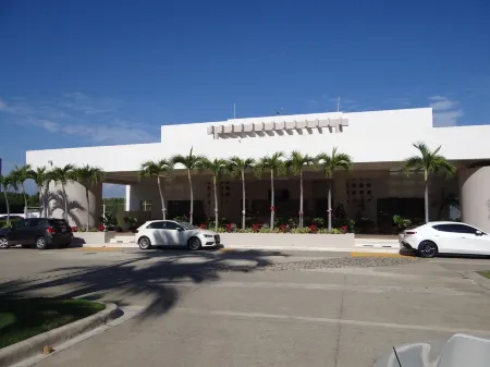 Departamento Amueblado con Club de Playa en Acapulco Diamante México