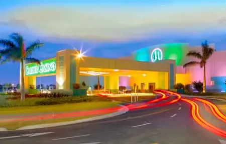 Epic! 3 mi to Hard Rock Stadium.  Patio&Grill. 3bdrm/2bathrm. Midpoint location! Отели рядом с достопримечательностью «Dream World Florist and Décor»