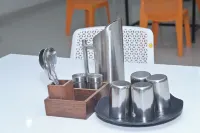 Charming 2-bedroom apartment with AC, WiFi in fantastic Vrindavan