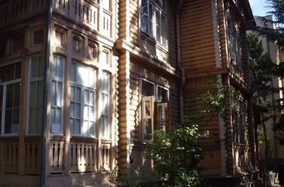 Closer to nice parks, cafes and all stores Hotels in 