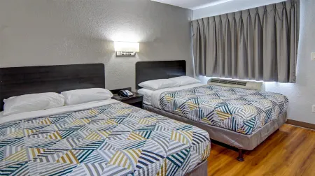 Motel 6 Longview, TX Отели в г. Грегг