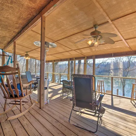 Updated Cabin on White River by Boat Landing!