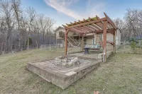 Waterfront Cherokee Village Home w/ Private Dock! - Alojamientos