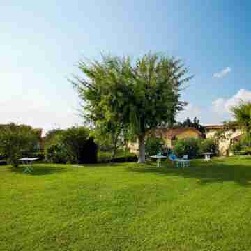 Bardolino Garden Pool & Tennis on the Lake - Happy Rentals Hotel Exterior