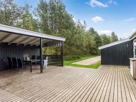 "Halwarth" - 250m from the Sea