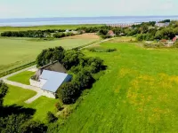 "Thorarin" - 25km from the Sea