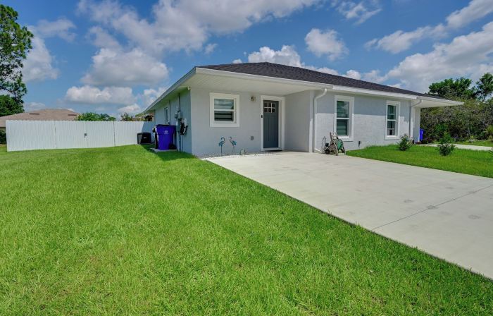 Hot Tub & Fenced Yard: Home in Sebring