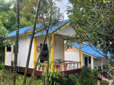 Lonely Beach Pool Resort Отели рядом с достопримечательностью «Ban Salak Phet»