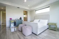 SOL HAUS! LUXE NEW 6 BDRM BEACH HOUSE W/ STUNNING VIEWS/POOL/SPA/PUTTING GRN/GYM Hotels in Juno Beach