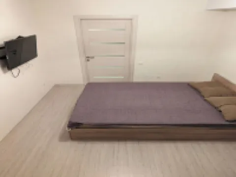 迷人的基希訥烏公寓帶燃氣供暖和熱水浴缸