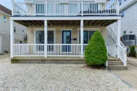 Avalon Vacation Rental w/ Porch & Grill! - Wifi