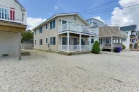 Avalon Vacation Rental w/ Porch & Grill! - Wifi