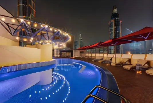 LEVA酒店及套房-對面市中心