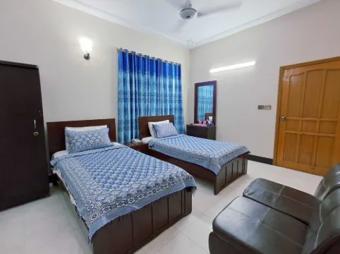 Cosy inn Near Millennium Mall