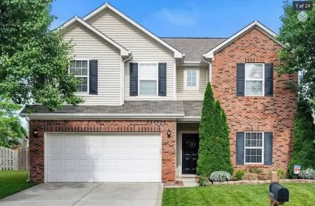 Grand Park minutes away sleeps 13