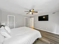 Paramour: huge yard home with ground floor bedroom 25 min to Charleston