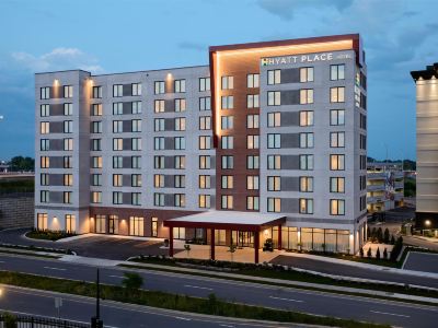 Hyatt Place Montreal Airport