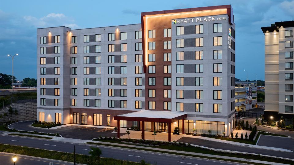 Hyatt Place Montreal Airport