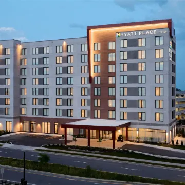 Hyatt Place Montreal Airport