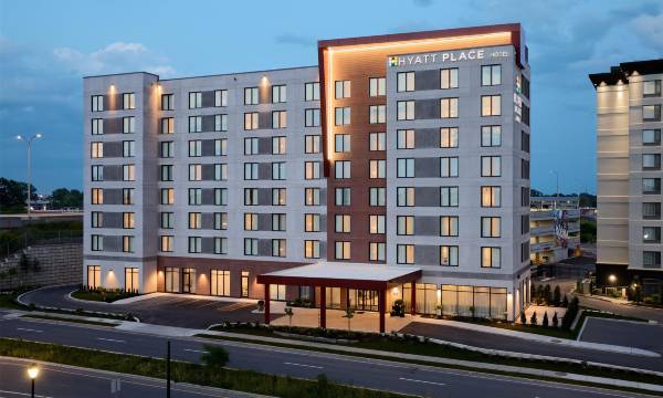 Hyatt Place Montreal Airport