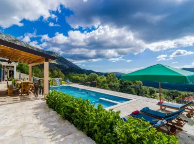 Villa Falcon Rook Hotels in 