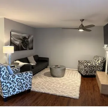 3-bedroom townhome in tranquil Modesto with AC