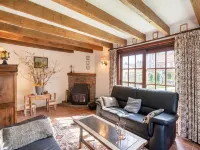Farmhouse in Beveren Near Beach & Garden - WiFi