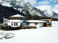洛伊塔施帶滑雪道 & 山景木屋 - 溫泉