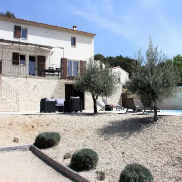 Villa in Lubéron with Saltwater Pool
